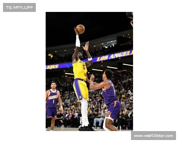 湖人击败勇士季前赛取胜 里夫斯21分伤退艾顿表现抢眼