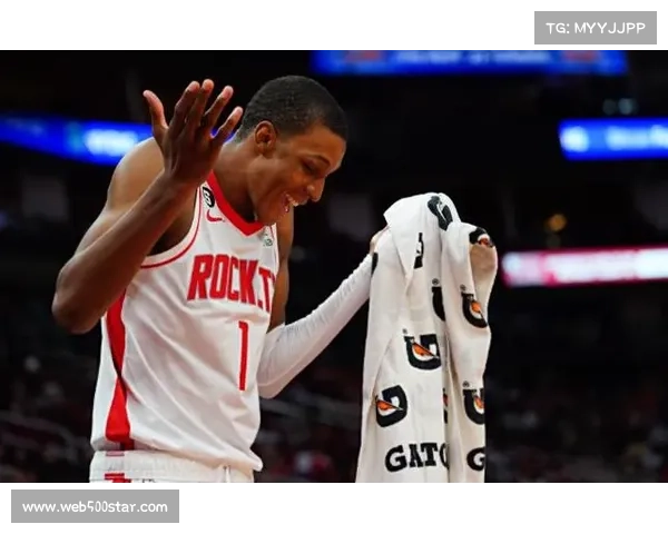 史密斯绝杀三分入网，深圳替补席沸腾瞬间